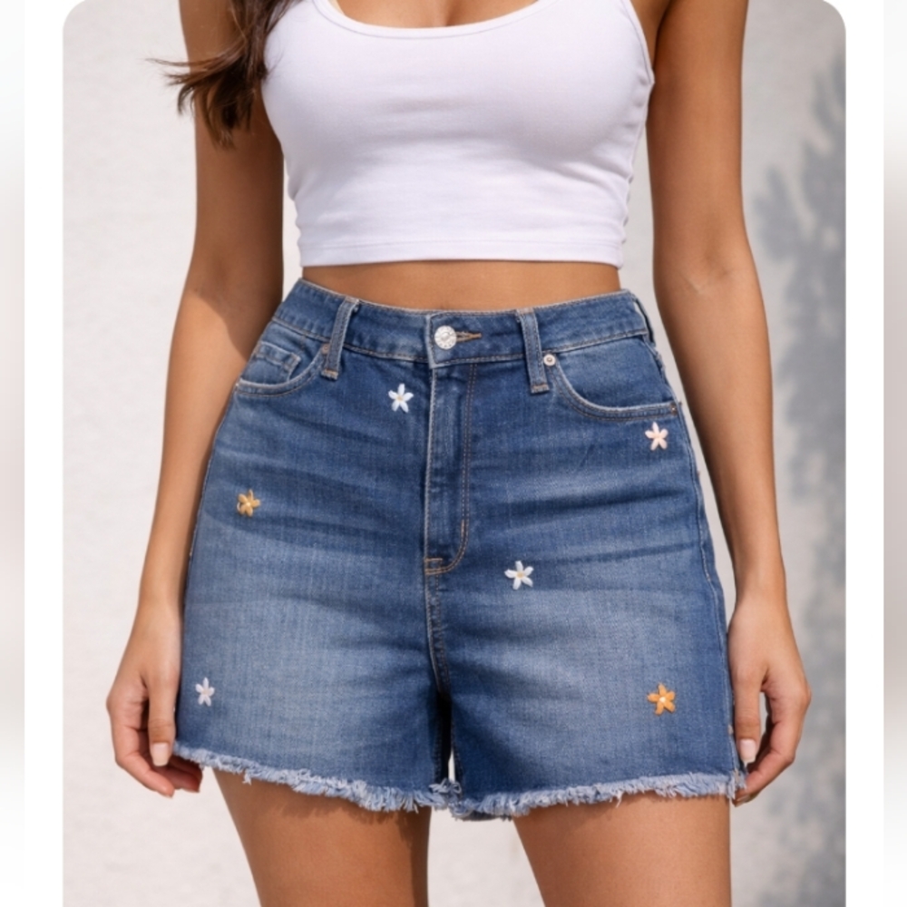 Seven7 Weekend Denim Shorts w/ Floral Embroidery | Size 16